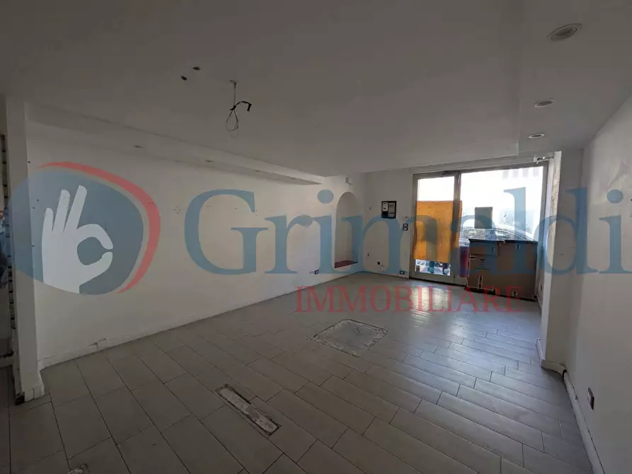Immagine 1 di Negozio in affitto  in Via Aurelia a Rosignano Marittimo