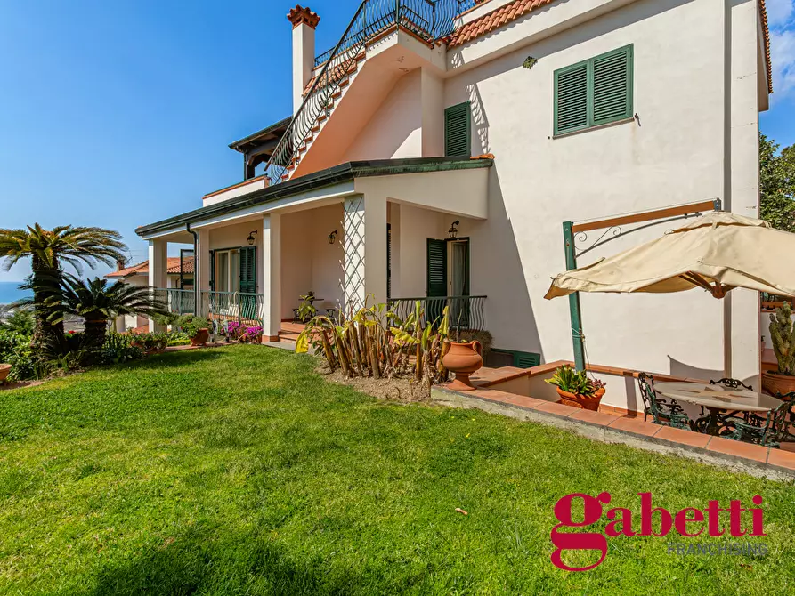 Immagine 32 di Villa in vendita  in Via Montenuovo Licola Patria, 138 a Pozzuoli