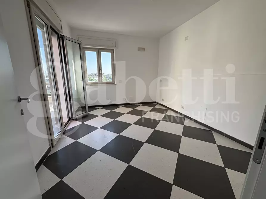 Immagine 5 di Appartamento in vendita  in Viale Giuseppe Grassi, 140 a Lecce