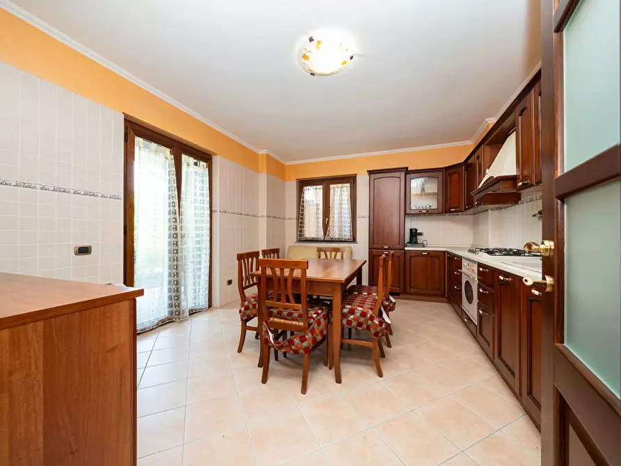 Immagine 10 di Villa in vendita  in Viale Veneto a Orbassano