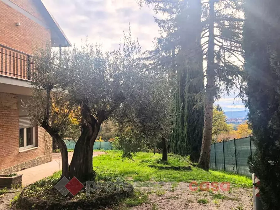 Immagine 21 di Villa in vendita  in Strada Dei Conservoni a Perugia