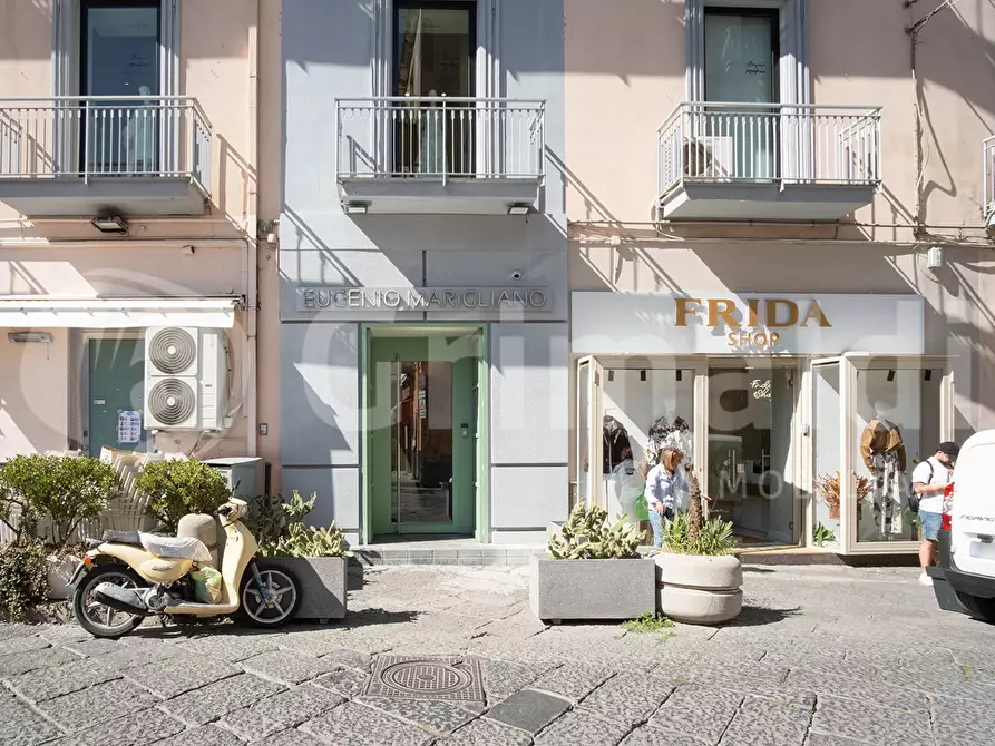 Immagine 44 di Negozio in vendita  in Piazza Annunziata, 12 a Marigliano