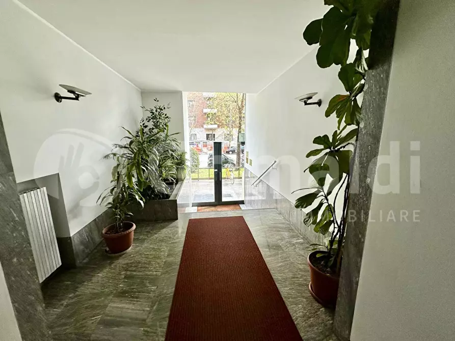 Immagine 5 di Ufficio in affitto  in Via antonio Canova, 19 a Milano