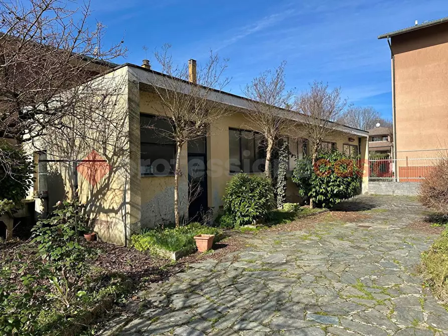 Immagine 10 di Villa in vendita  in Via Delle Robinie a Opera