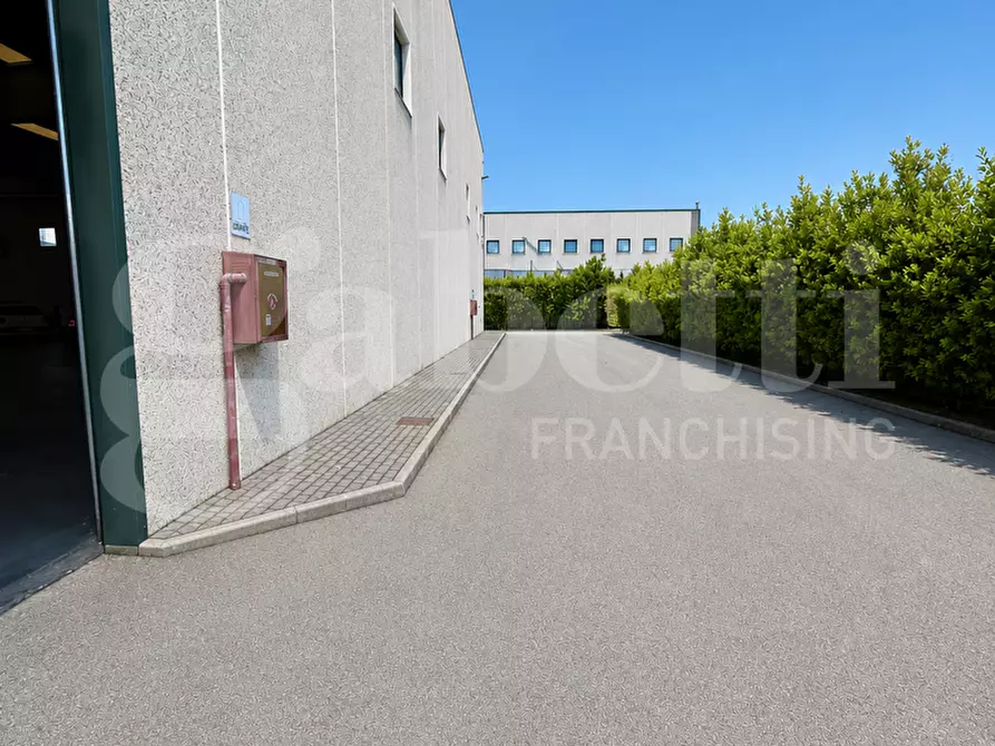 Immagine 3 di Capannone industriale in affitto  in Via Meucci a Marcianise