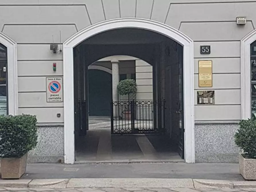 Immagine 18 di Box auto in vendita  in Corso di porta Romana, 55 a Milano