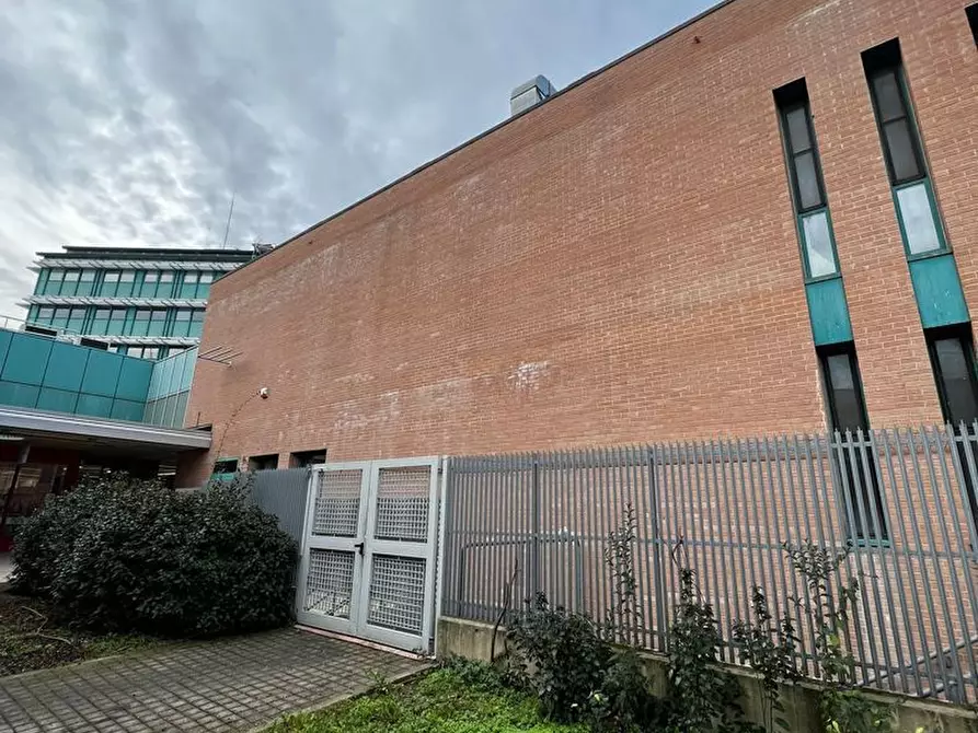 Immagine 12 di Negozio in affitto  in Via Andrea Costa, 154 a Bologna