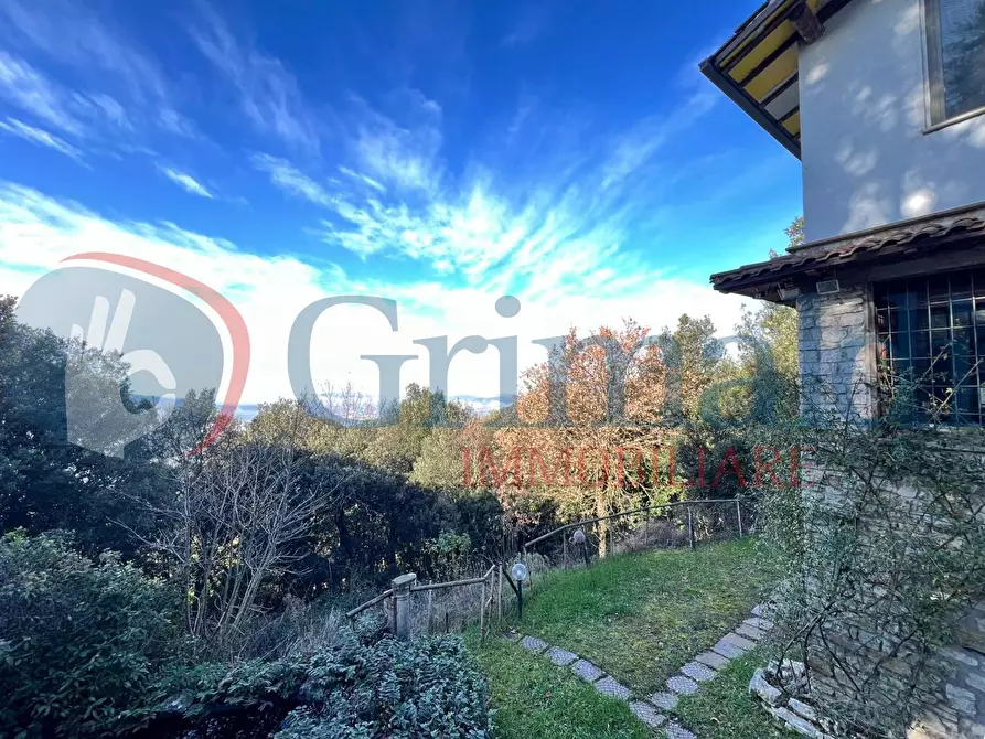 Immagine 37 di Villa in vendita  in Via del bosco a Corciano