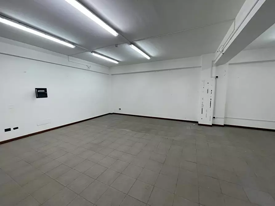 Immagine 4 di Negozio in affitto  in Via san magno, snc a Anagni