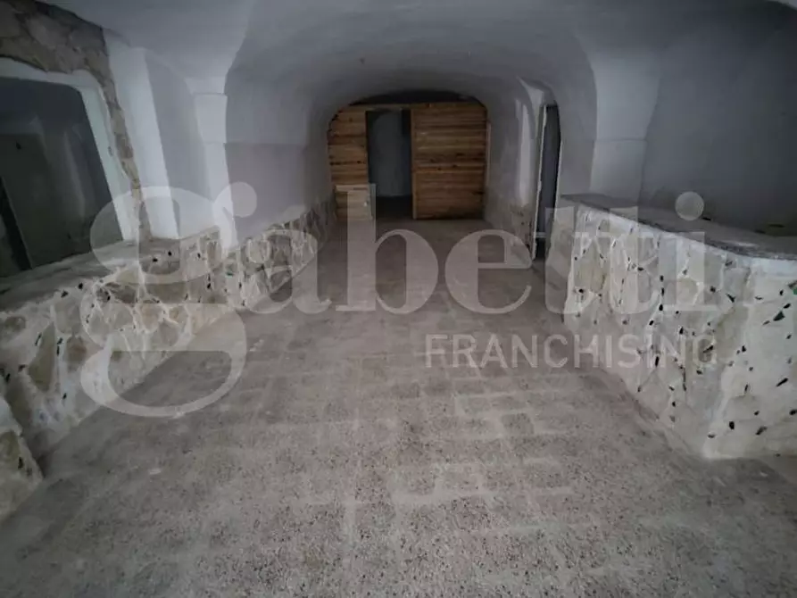 Immagine 6 di Box auto in vendita  in Via Roma a Ostuni