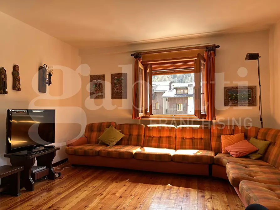 Immagine 13 di Appartamento in vendita  in Via Corno D'Aola, 5 a Ponte Di Legno