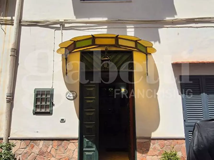 Immagine 2 di Casa indipendente in vendita  in Corso Umberto I, 193 a Torre Annunziata