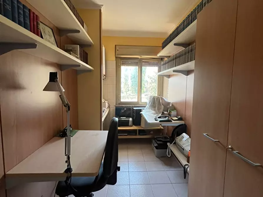 Immagine 10 di Ufficio in vendita  in Via DELLE ORCHIDEE, 2 a Rieti