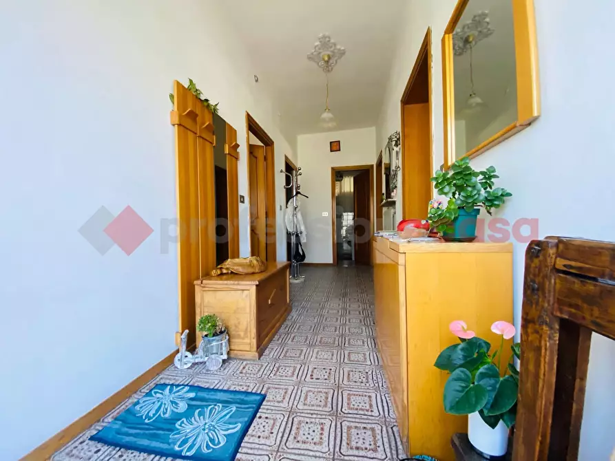 Immagine 4 di Villa in vendita  in Via Pulpiano a Viano