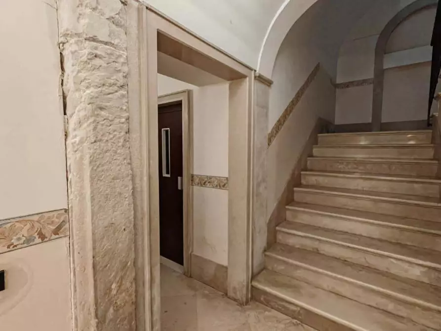 Immagine 4 di Appartamento in vendita  in Piazza della LibertÃ , 6 a Trani