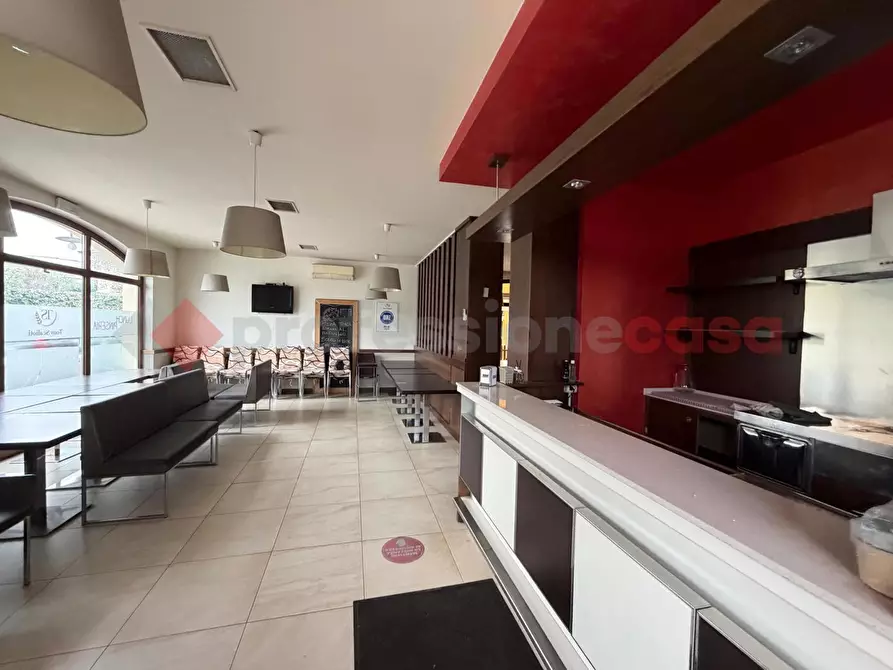 Immagine 1 di Negozio in affitto  in Via Casilina km 63.400, snc a Anagni