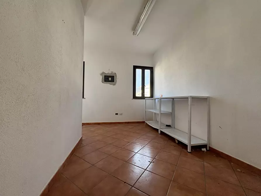 Immagine 2 di Ufficio in vendita  in Via San Leonardo, 21 a Viddalba