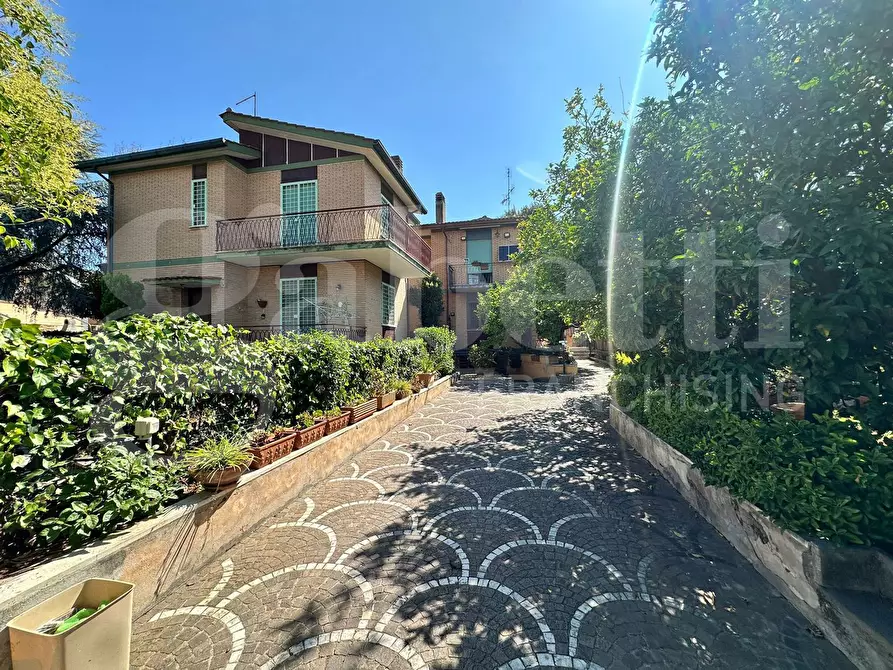 Immagine 1 di Villa in vendita  in Via dora baltea, 105 a Ardea