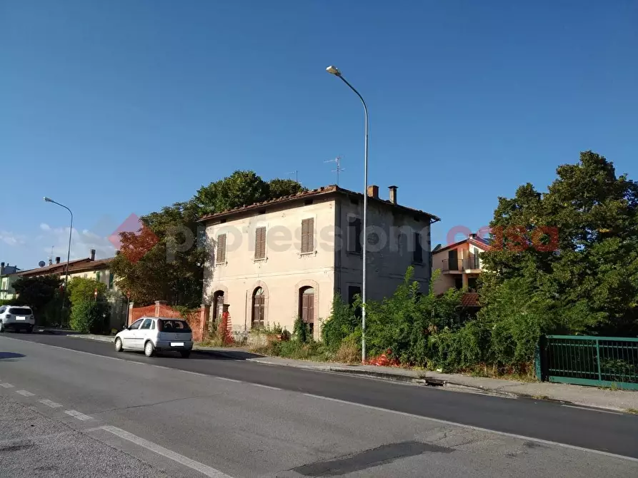 Immagine 1 di Casa indipendente in vendita  in Viale Marconi a Spoleto