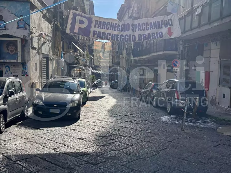 Immagine 14 di Attività commerciale in vendita  in Via sant'arcangelo a baiano, 59 a Napoli