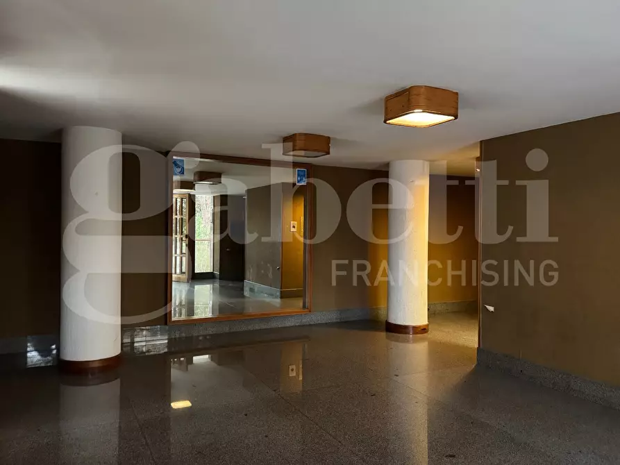 Immagine 5 di Appartamento in vendita  in Via R. SCHUMAN, 15 a Bari