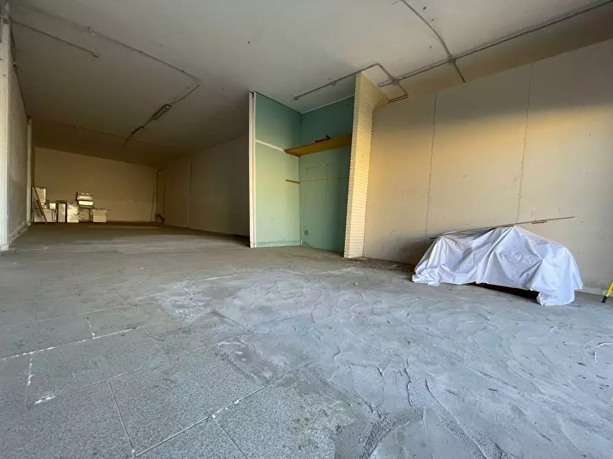 Immagine 8 di Magazzino in vendita  in Via Costituente, 1 a Carbonia