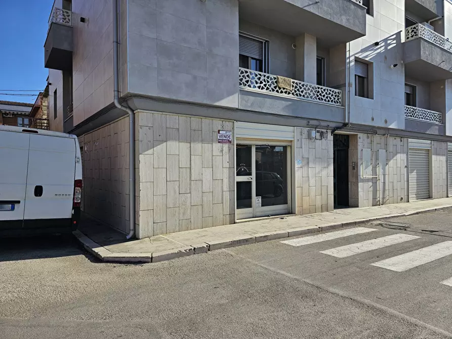Immagine 5 di Negozio in vendita  in Via Cesare Terranova a San Severo