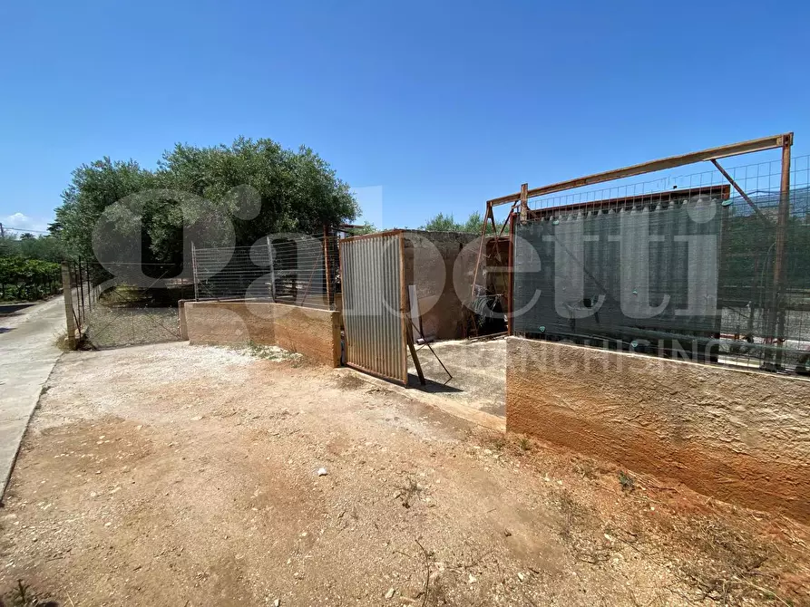 Immagine 4 di Terreno residenziale in vendita  in Via Capirro I a Trani