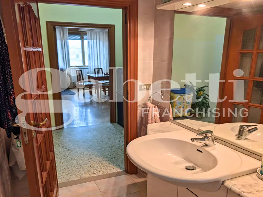 Immagine 13 di Appartamento in vendita  in Via Cesare Oddone a Foggia