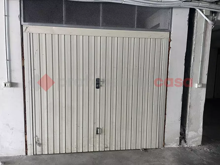 Immagine 7 di Box auto in vendita  in Viale Italia, 02 a Vitulazio