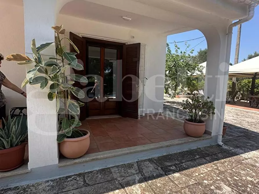 Immagine 2 di Villa in vendita  in Contrada Lamacoppa piccola, sn a Ostuni
