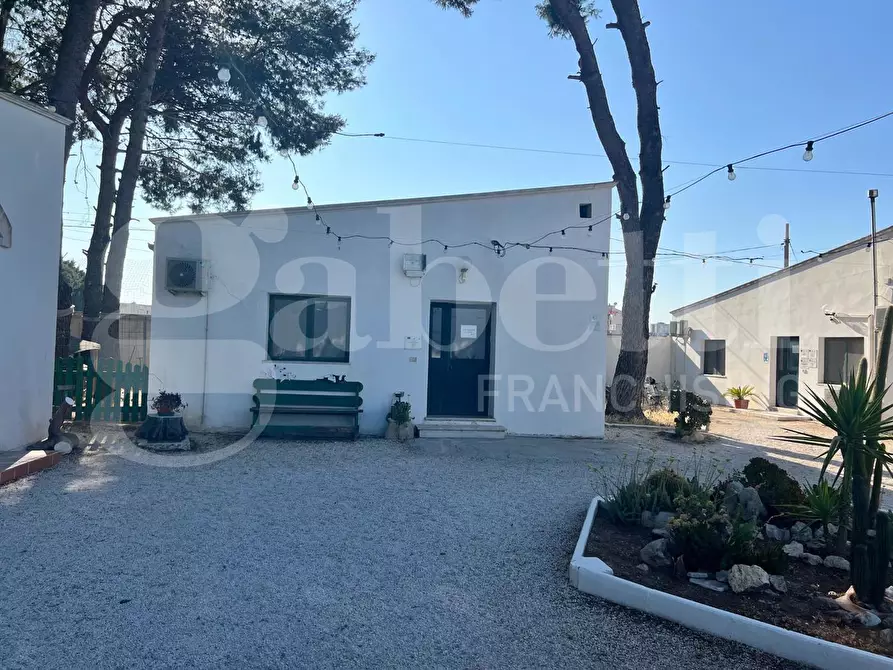 Immagine 3 di Ufficio in vendita  in Via ALBERTO SORDI, 4600 a Taranto