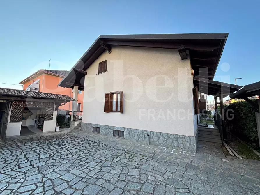 Immagine 2 di Villa in vendita  in Via Bellini a Orbassano