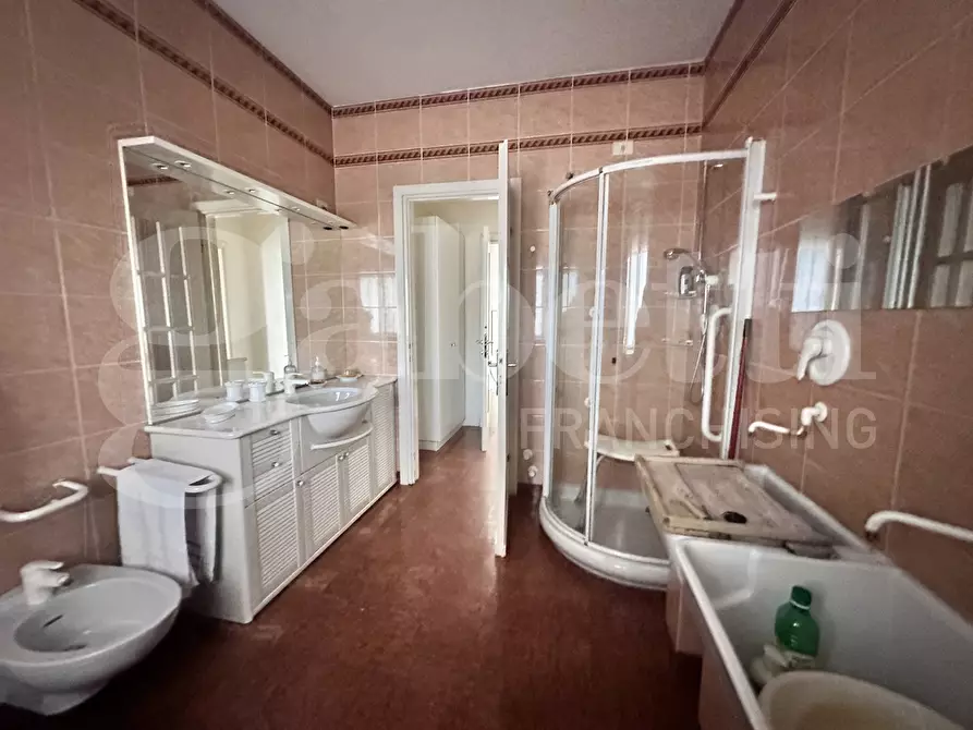 Immagine 32 di Appartamento in vendita  in Corso xxv aprile, 1 a Erba