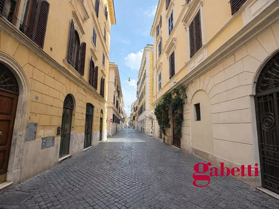 Immagine 1 di Negozio in vendita  in Via Borgo Vittorio, 27 C a Roma