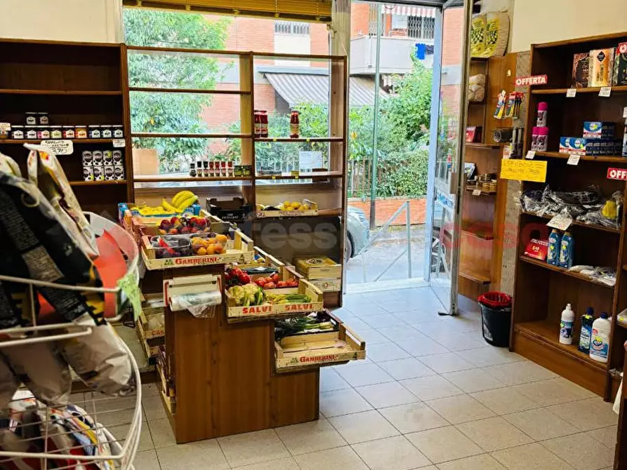 Immagine 4 di Negozio in vendita  in Via TORCICODA a Firenze