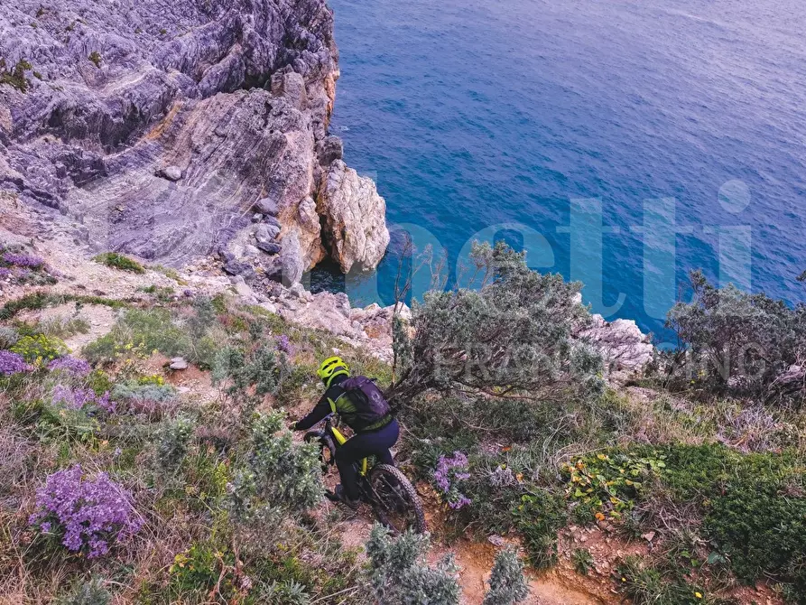 Immagine 15 di Appartamento in vendita  in Via Ugo La Malfa a Noli