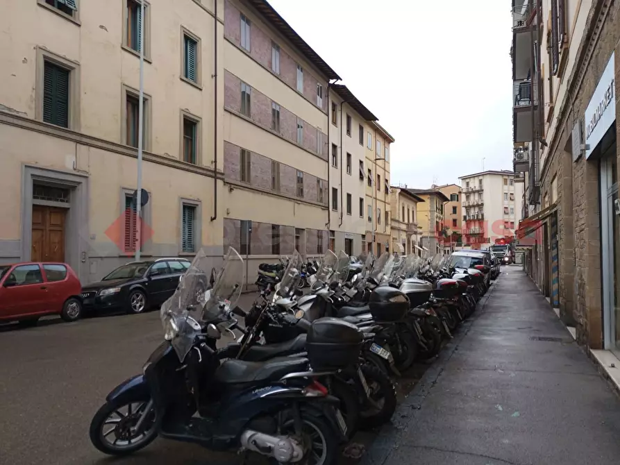 Immagine 4 di Negozio in vendita  in Via CENTO STELLE, 52 a Firenze