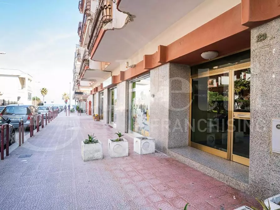 Immagine 23 di Appartamento in affitto  in Via Zara a Trani