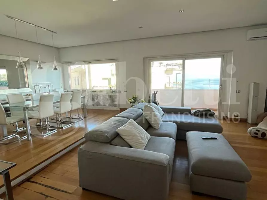 Immagine 14 di Appartamento in vendita  in Via Scipione Capece a Napoli