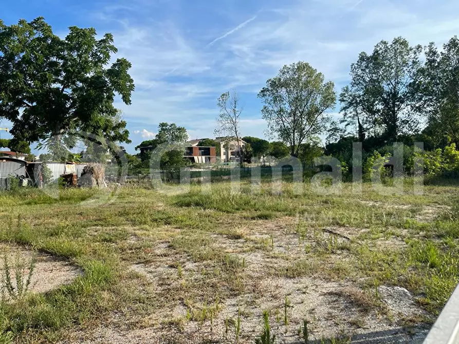 terreno edificabile in vendita a Cervia in zona Pinarella