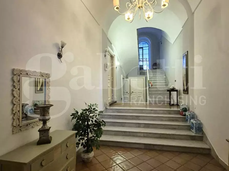 Immagine 10 di Palazzo in vendita  in Via Vesuvio a Torre Annunziata