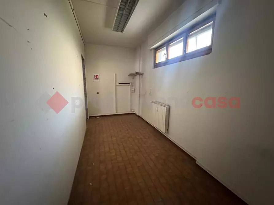 Immagine 7 di Negozio in affitto  in Via MARIO MOROSI, 24/26/28 a Firenze