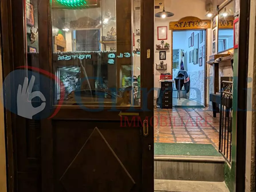 Immagine 5 di Negozio in vendita  in Via De Larderel a Livorno