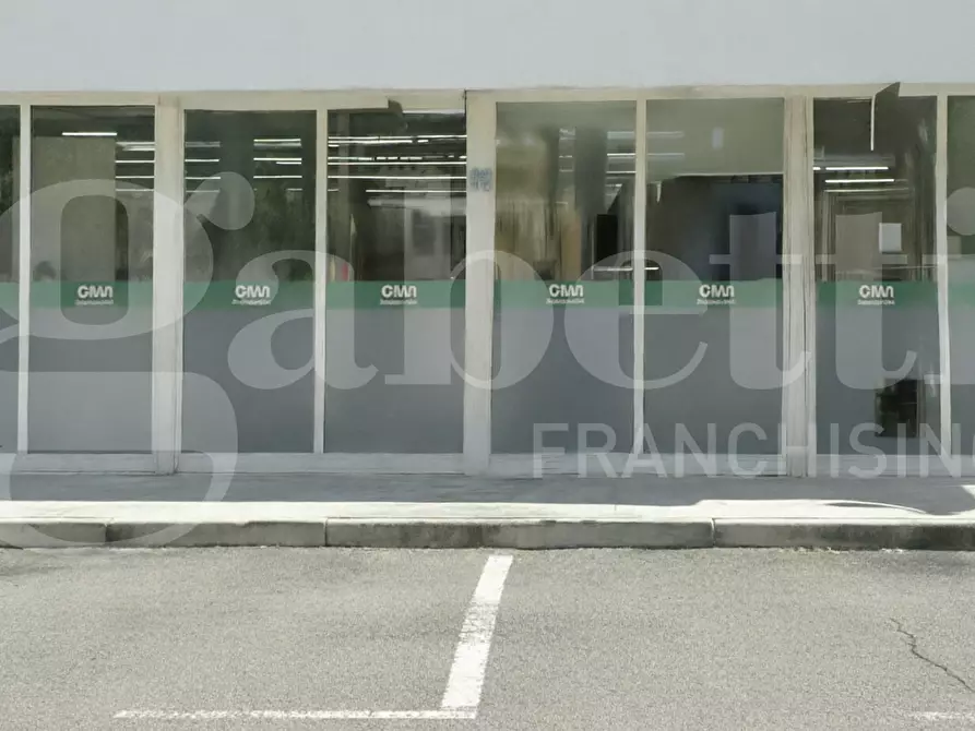 Immagine 7 di Locale commerciale in vendita  in Via Ancora, 18/22 a Ladispoli