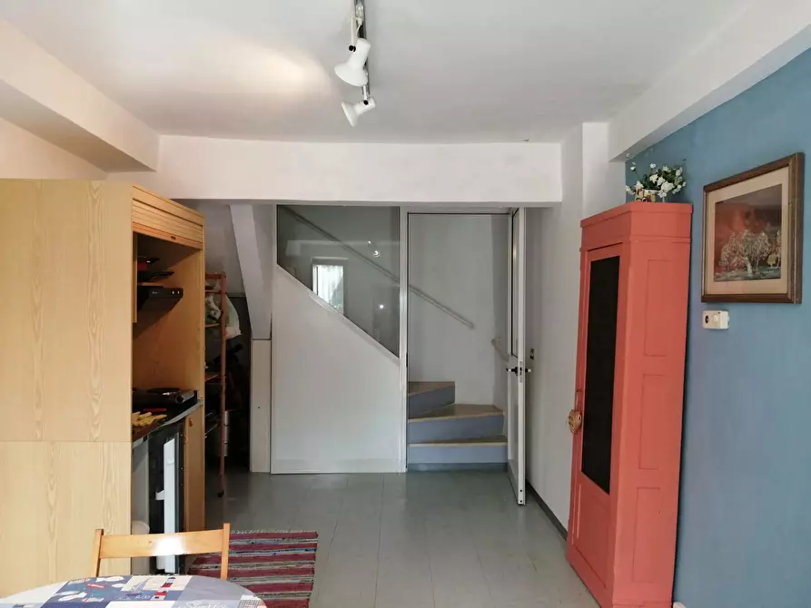 Immagine 25 di Palazzo in vendita  in Via Del Guglietto, 11-13 a Sezze