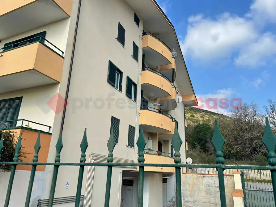 Immagine 6 di Appartamento in vendita  in Viale Kennedy VI traversa a Vitulazio