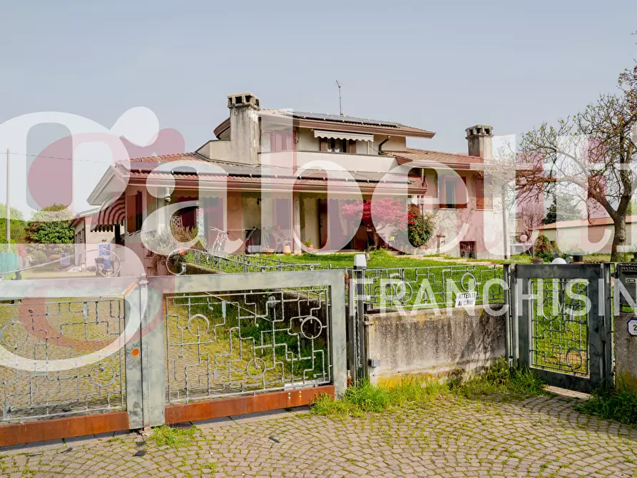 Immagine 1 di Villa in vendita  in Via papa luciani a San Giorgio In Bosco