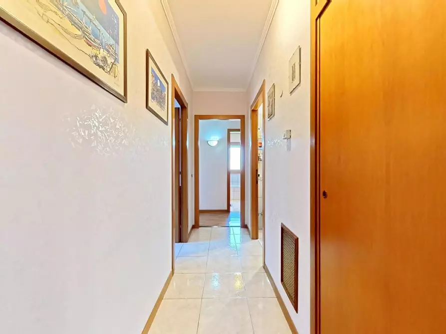 Immagine 9 di Appartamento in vendita  in Via del poggio di acilia, 85 a Roma