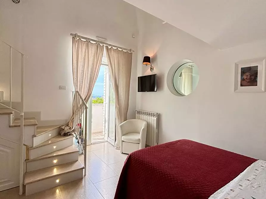 Immagine 18 di Villa in vendita  in Via caranfe a Monte Di Procida